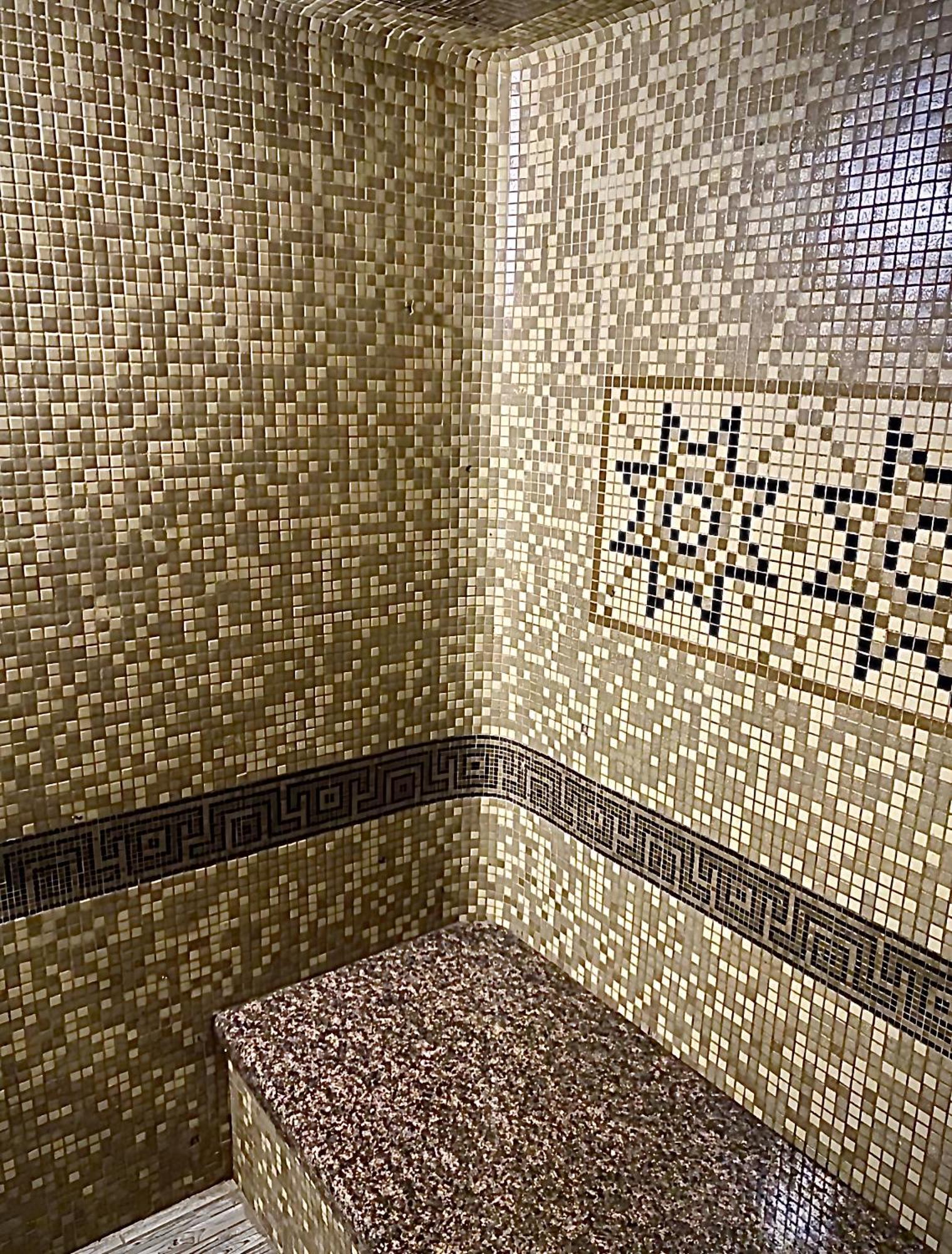Hotel Koral Chernivtsi Bagian luar foto